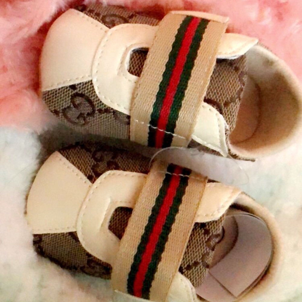 GG Canvas infant shoes
